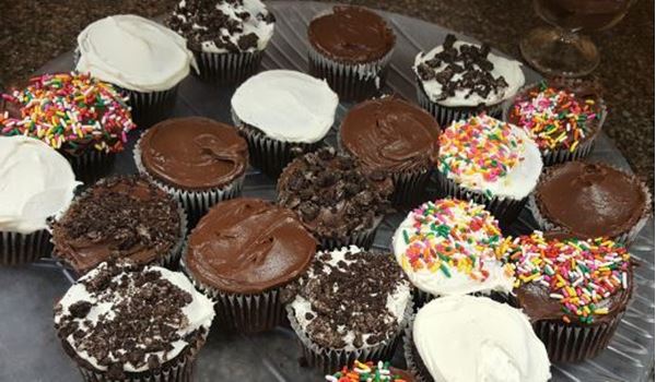 Picture of Gifts from Home - Cupcake Delight